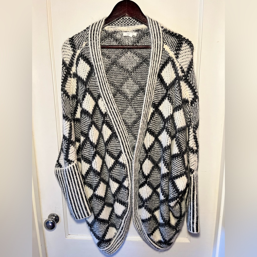 MAURICES fuzzy black/white geometric sweater, women’s size 3X